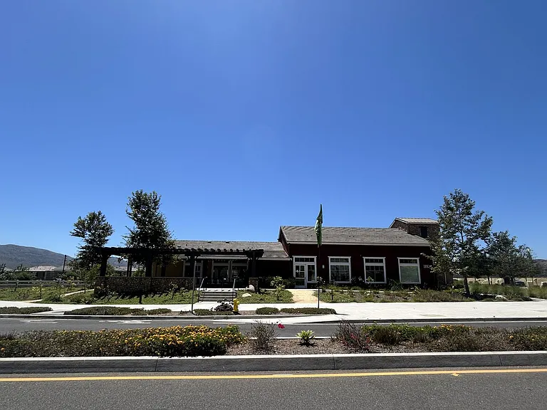 295 Fuerte Dr — Photo 32