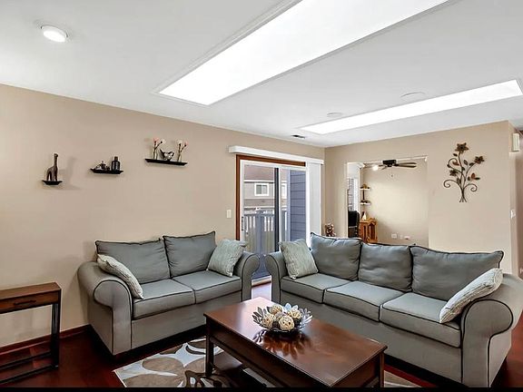 2nd image of 984 Westchester Cir