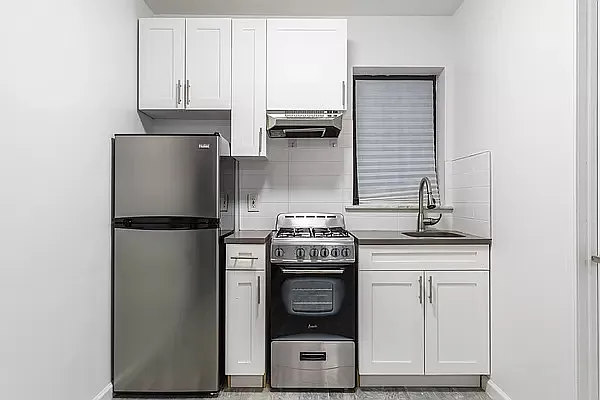 Rented by Green Leaf Management, LLC | media 11