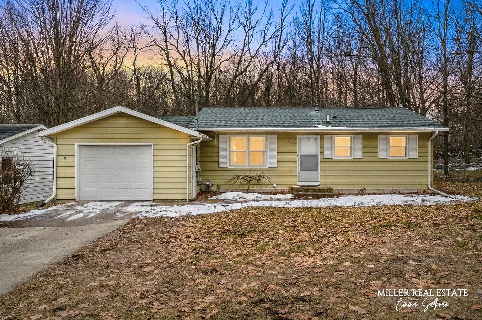 226 W Nelson St photo 1
