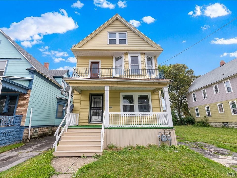 1st image of 688 Riley St