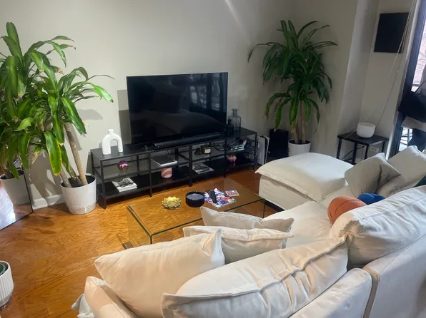 (undisclosed Address), Chicago, IL 60611