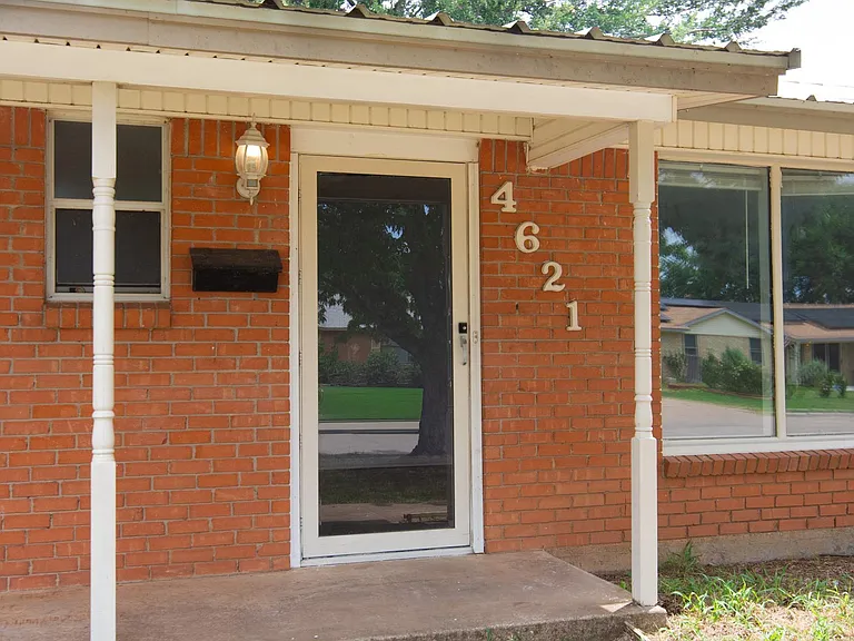 4621 Langford Ln — Photo 3