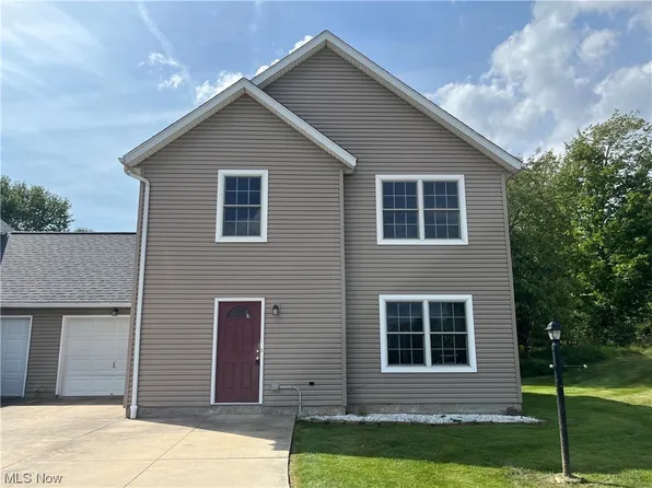 4436 Lovers Ln, Ravenna, OH 44266