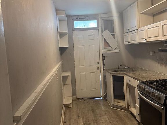 2nd image of 512 Sheridan Ave
