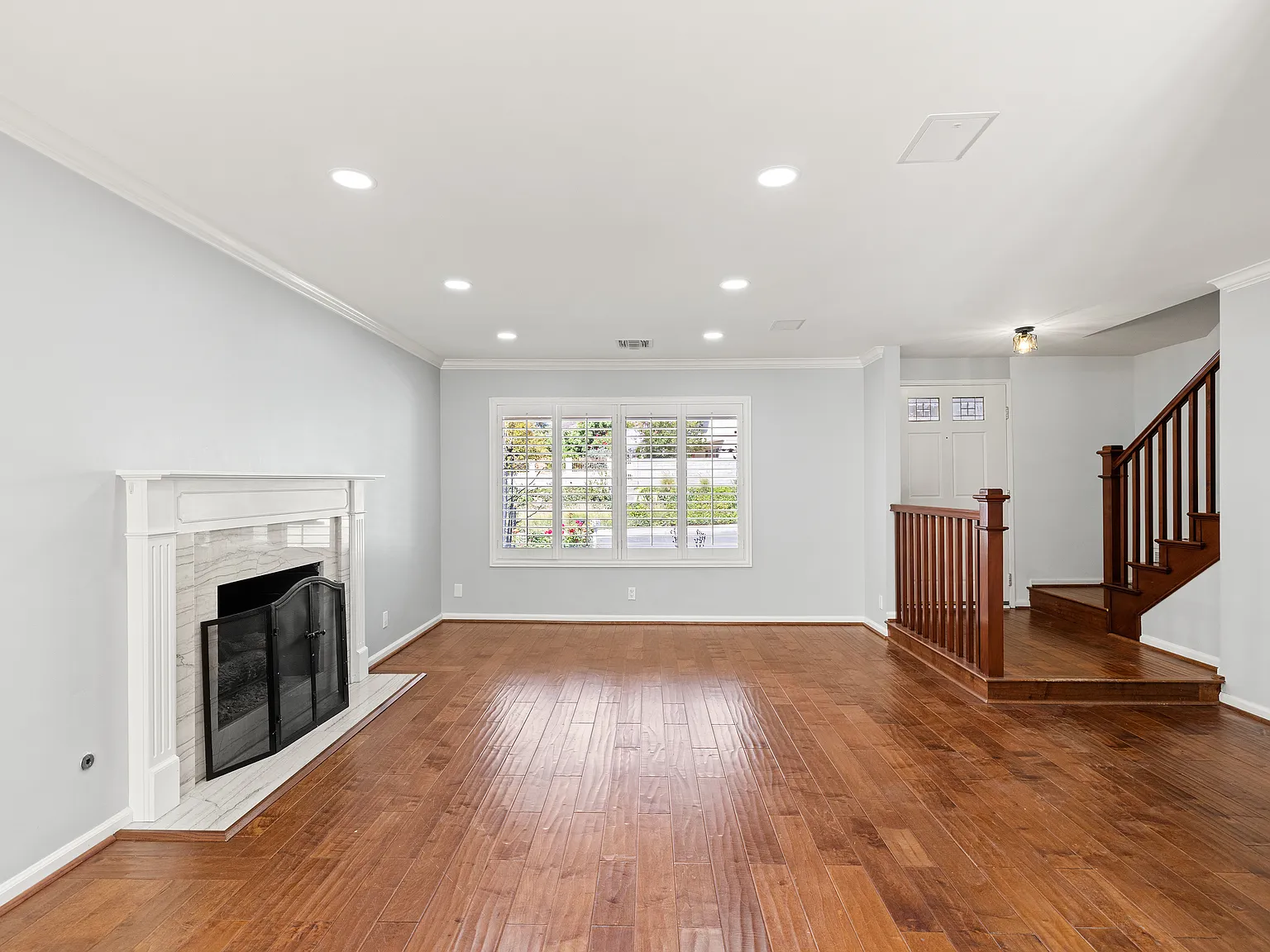 4 bed, 2493 sqft, $5,375 — Photo 2