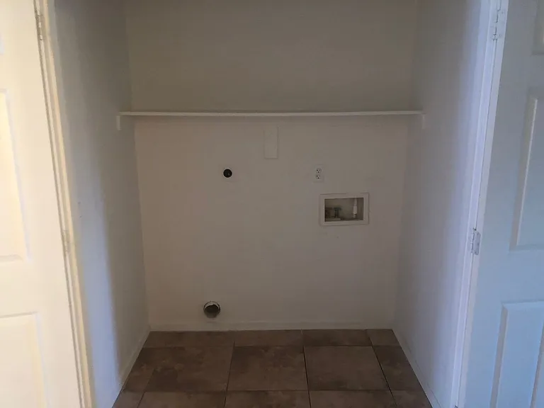 Bella Rosa Apartments — Photo 12