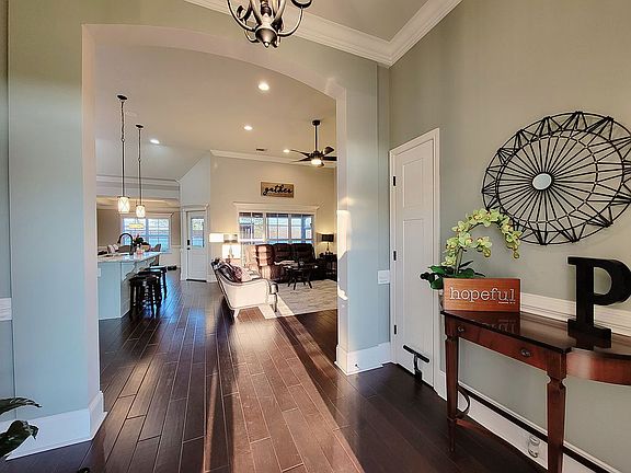 3rd image of 3899 Karaline Cir