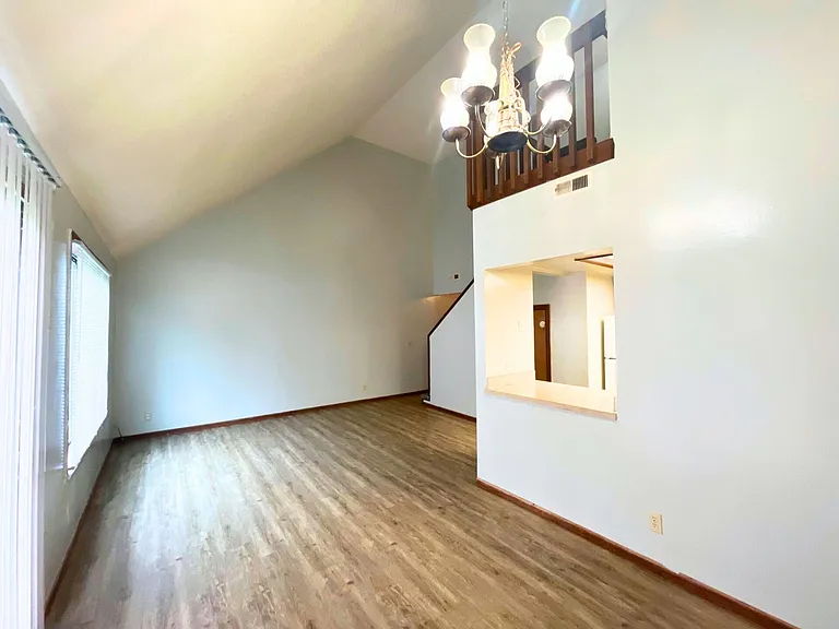 Find Your Next Home At One Oak Place — Photo 8