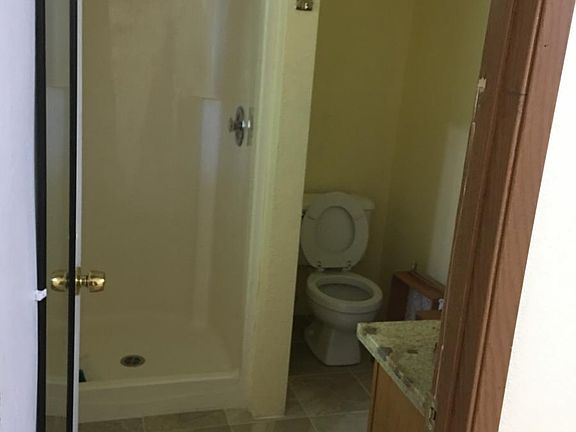 Master Bath upright shower