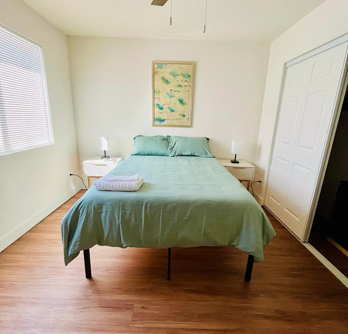4 bed, 2.0 bath, 1400 sqft, $793 — Photo 2