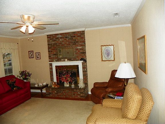 2nd image of 2207 Glen Haven Dr