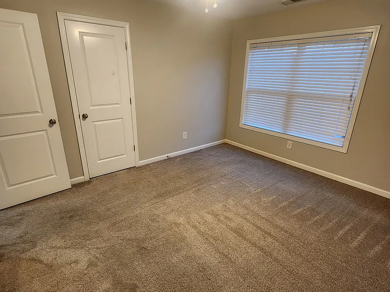 2104 Caswell Cir — Photo 12