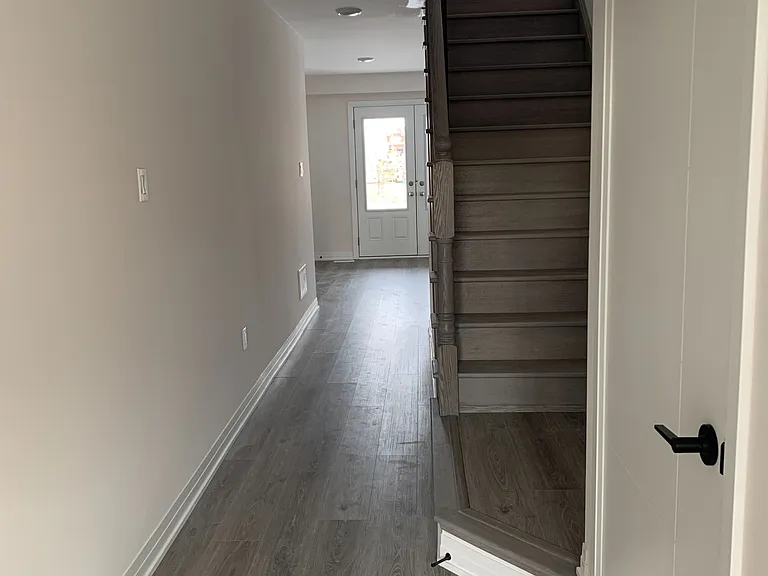 94 Ambereen Pl — Photo 2