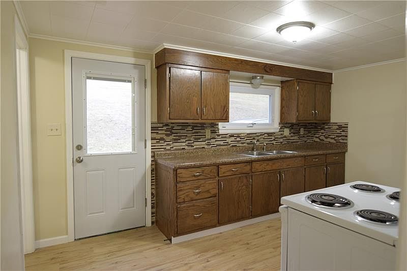 1677 Washington Rd, Apollo, PA 15613 Zillow