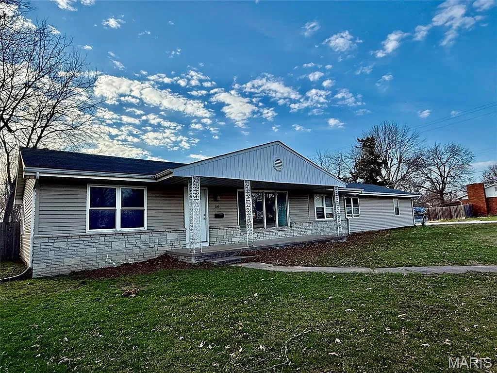 505 W Walsh St photo 1