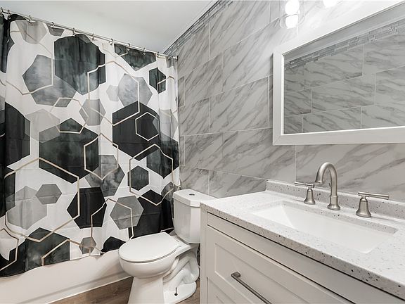 3rd image of 1533 Elderberry Cir