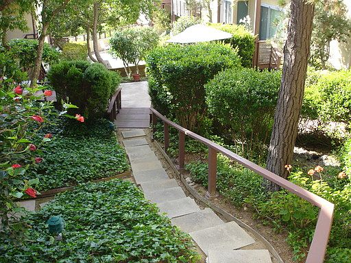 5th image of 3754 1/2 Curtis St