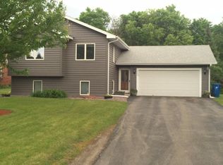 2042 Grandview Blvd, Mound, MN 55364