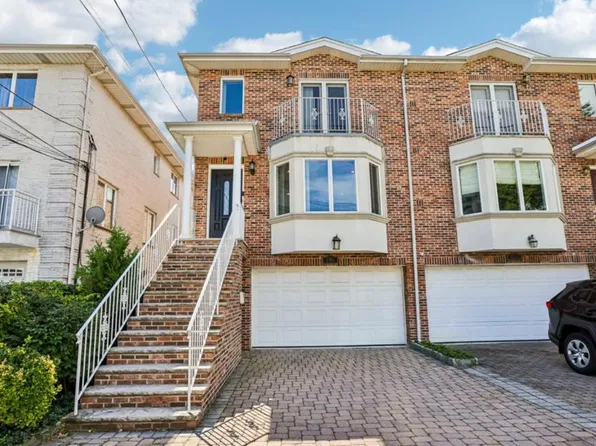398 Lawton Ave, Cliffside Park, NJ 07010