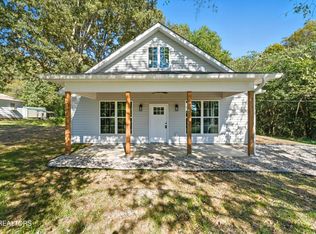 218 Morris St, Harriman, TN 37748