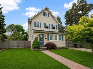 56 Sycamore St, Patchogue, NY 11772