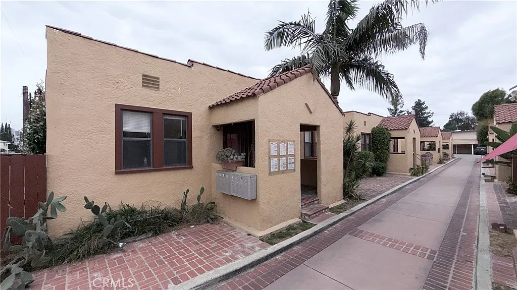 1 bed, 575 sqft, $2,395 — Photo 1