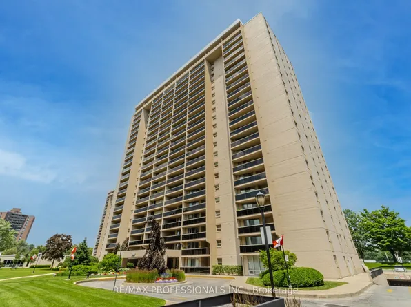 299 Mill Rd #705, Toronto, ON M9C 4V9