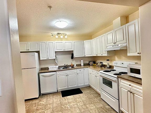 3rd image of 9508 E 99th St #101