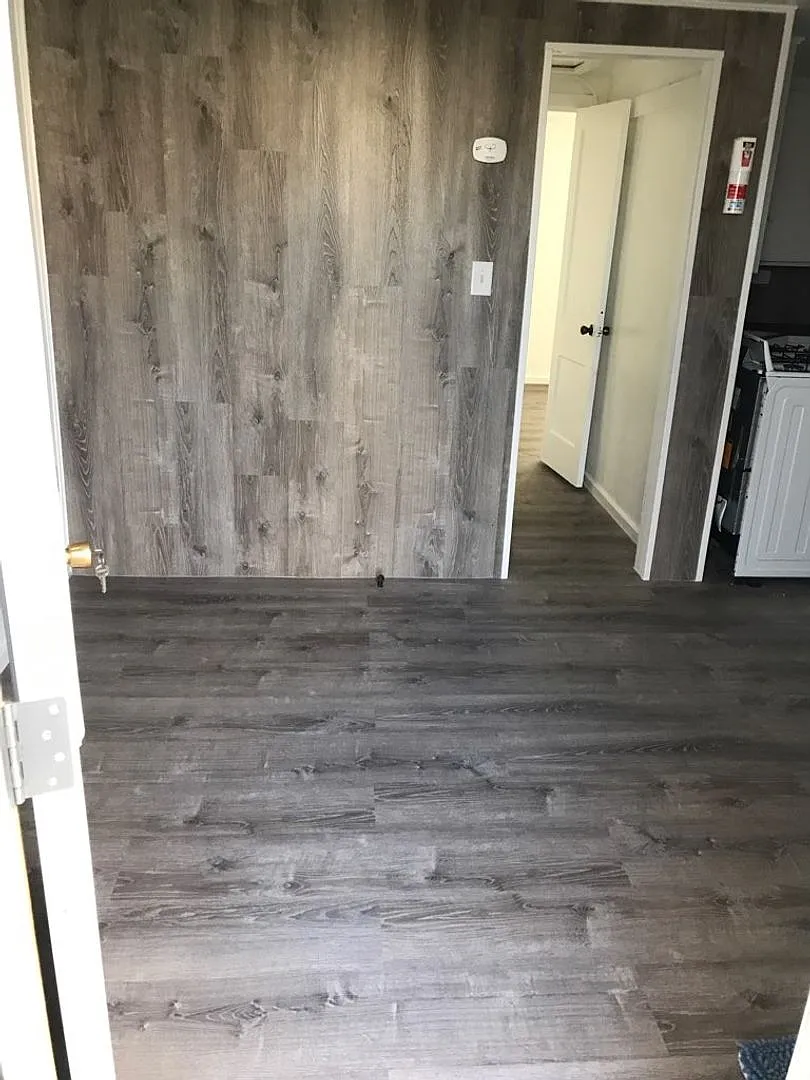 Cabin Style Rental in Rifle! — Photo 2