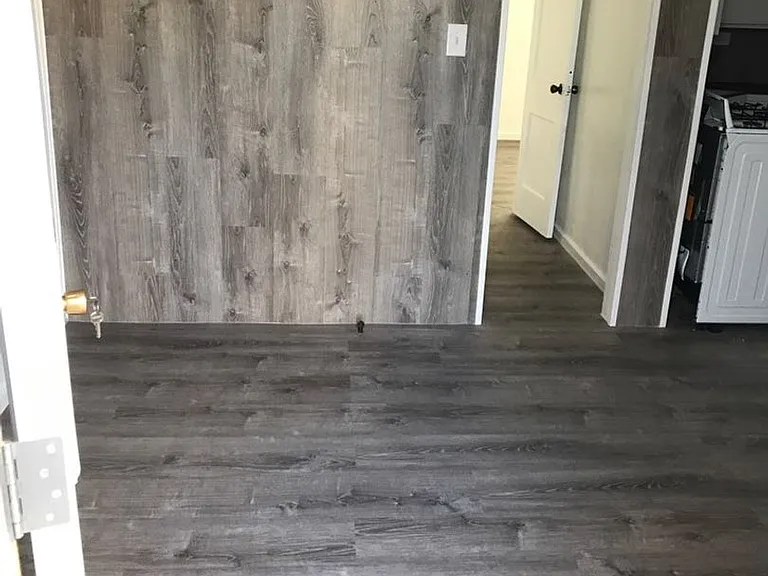 755 W 2nd St #5 — Photo 2