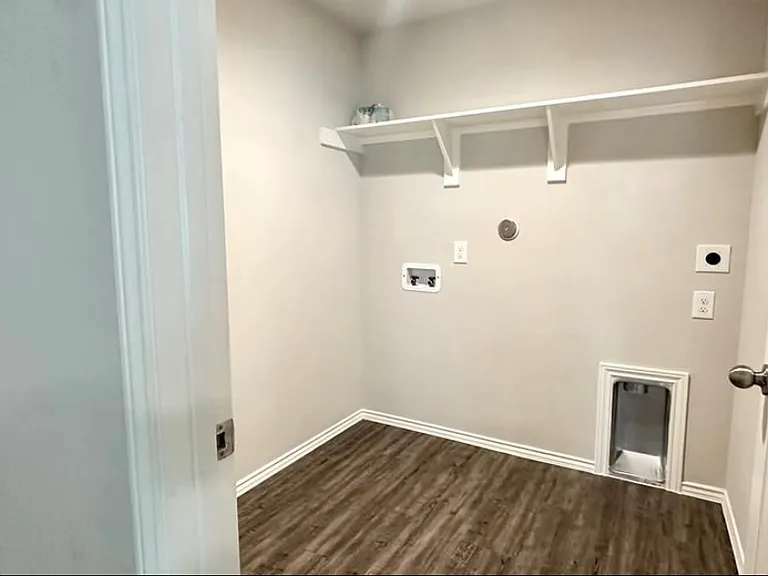 4310 Whisky River Dr — Photo 24