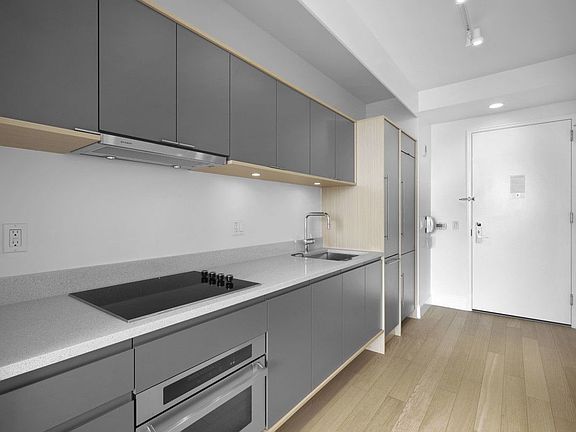 5th image of 10 City Pt APT 27M
