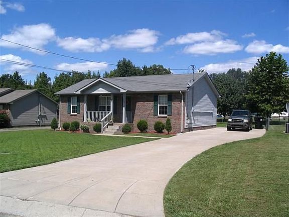 3rd image of 729 Noble Dr