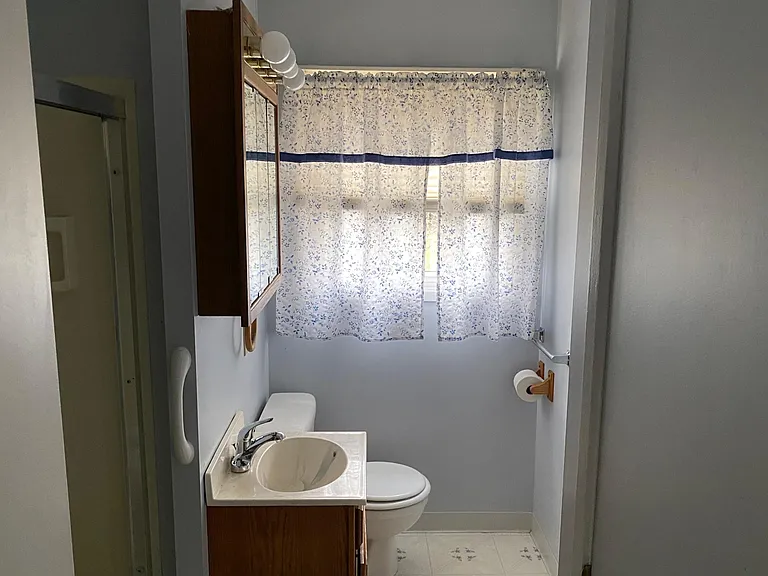 1871 Center Ct — Photo 7