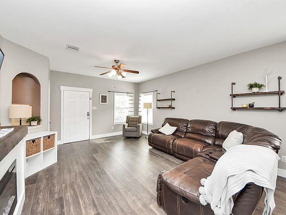 5th image of 8126 Nagy Hill St