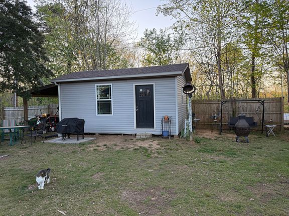 2nd image of 1234 Stacy Lane Rd