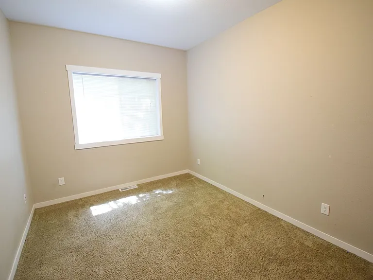 224 James Ave — Photo 21