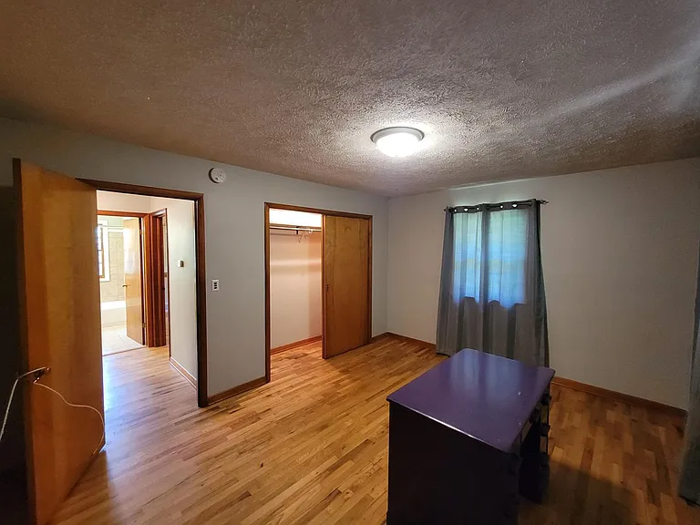 737 Lindberg Dr — Photo 5
