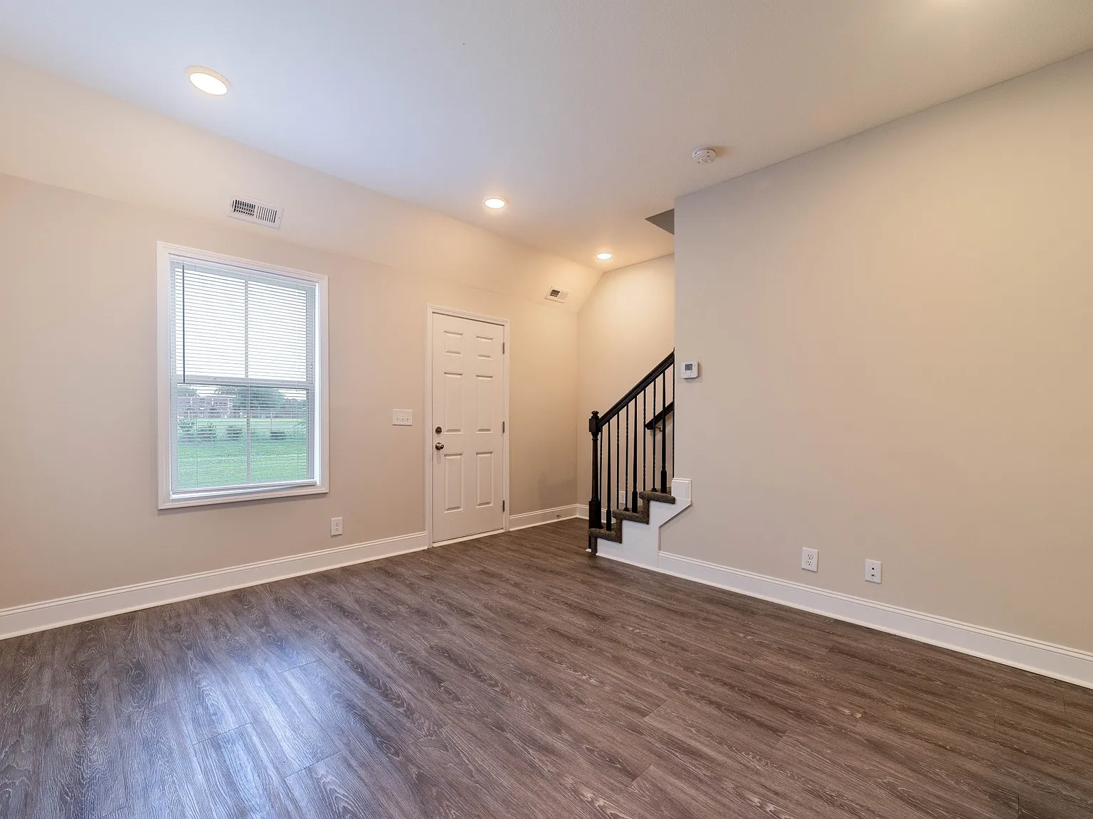 2 bed, 2.5 bath, 1146 sqft, $1,295 — Photo 3
