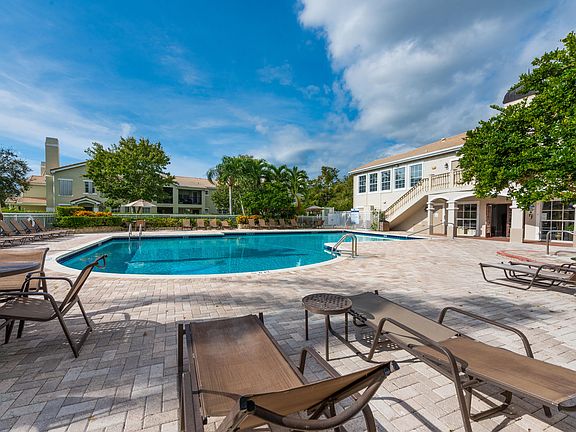 3rd image of 164 SW Peacock Boulevard #33103