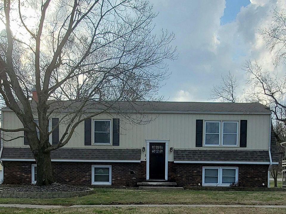 1st image of 3 28th Pl
