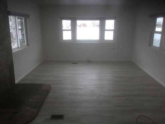Living Room with bay window in front