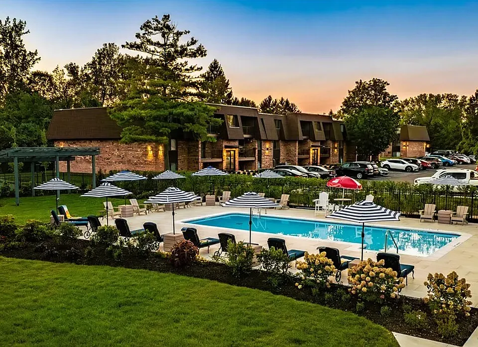 Pinecrest Manor