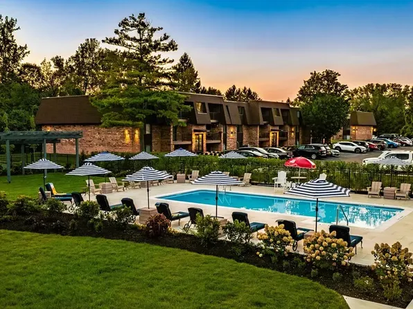 Pinecrest Manor, 7300 Cedar Post Rd #J-13-1jr, Liverpool, NY 13088