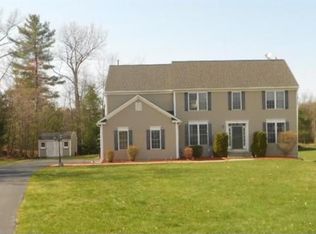 11 Blackstone Ln, South Grafton, MA 01560
