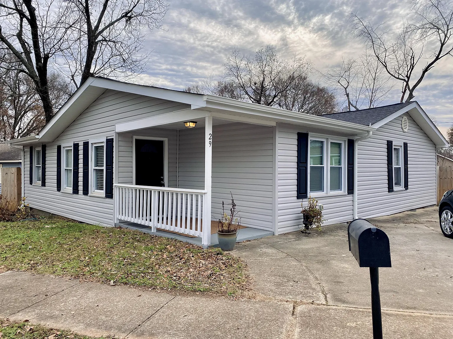 29 Warren Court - 1 — Photo 1