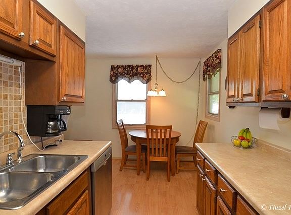 5th image of 772 N Stephen Dr