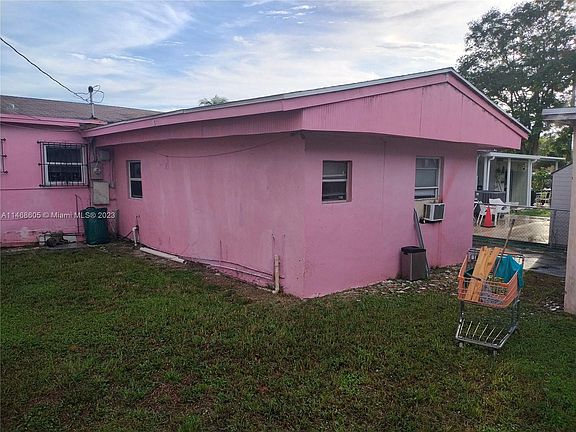 3rd image of 1437 NW 116th Ter