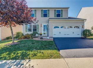 122 Village Cir, Oakdale, PA 15071